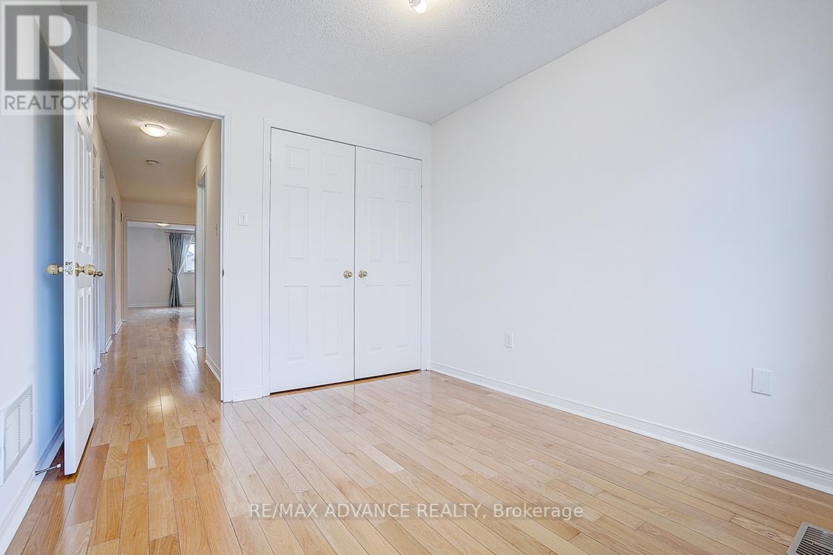 137 Laramie Crescent, Vaughan, Ontario  L6A 0R1 - Photo 24 - N12710262