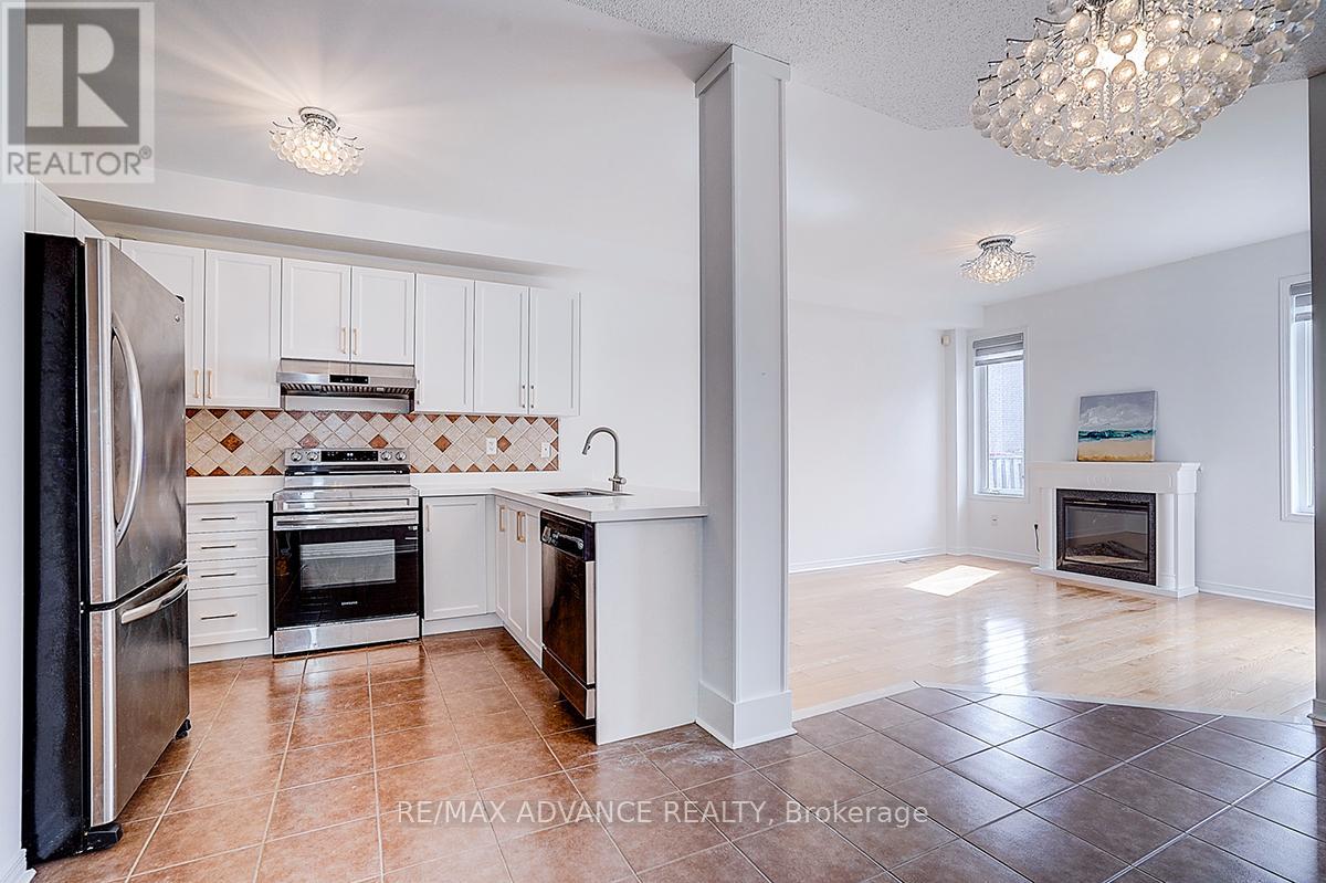 137 Laramie Crescent, Vaughan, Ontario  L6A 0R1 - Photo 13 - N12710262