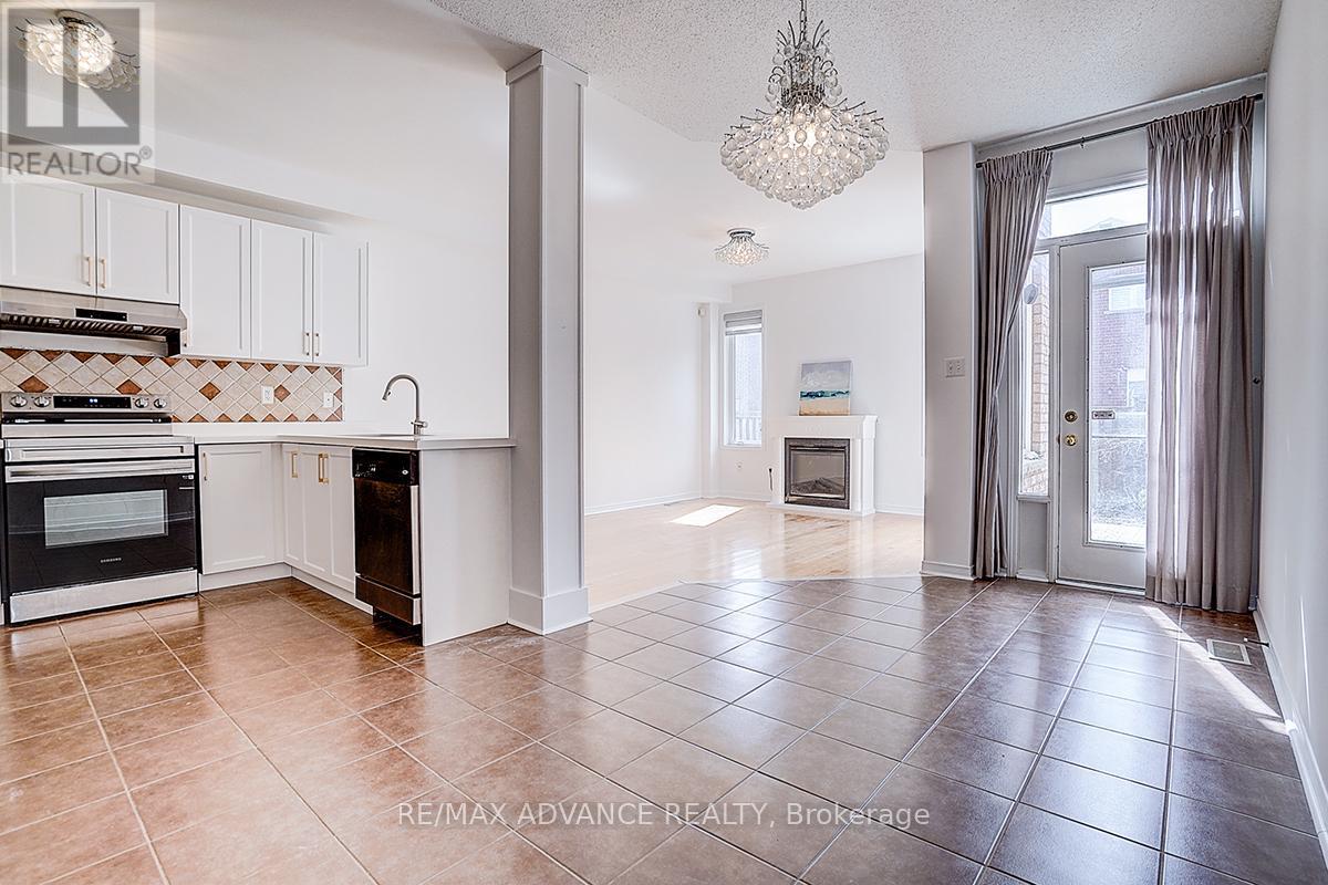 137 Laramie Crescent, Vaughan, Ontario  L6A 0R1 - Photo 12 - N12710262