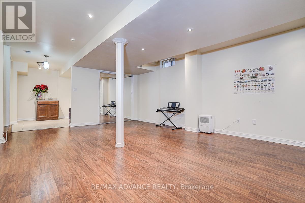 137 Laramie Crescent, Vaughan, Ontario  L6A 0R1 - Photo 29 - N12710262