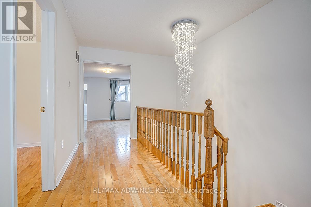 137 Laramie Crescent, Vaughan, Ontario  L6A 0R1 - Photo 16 - N12710262