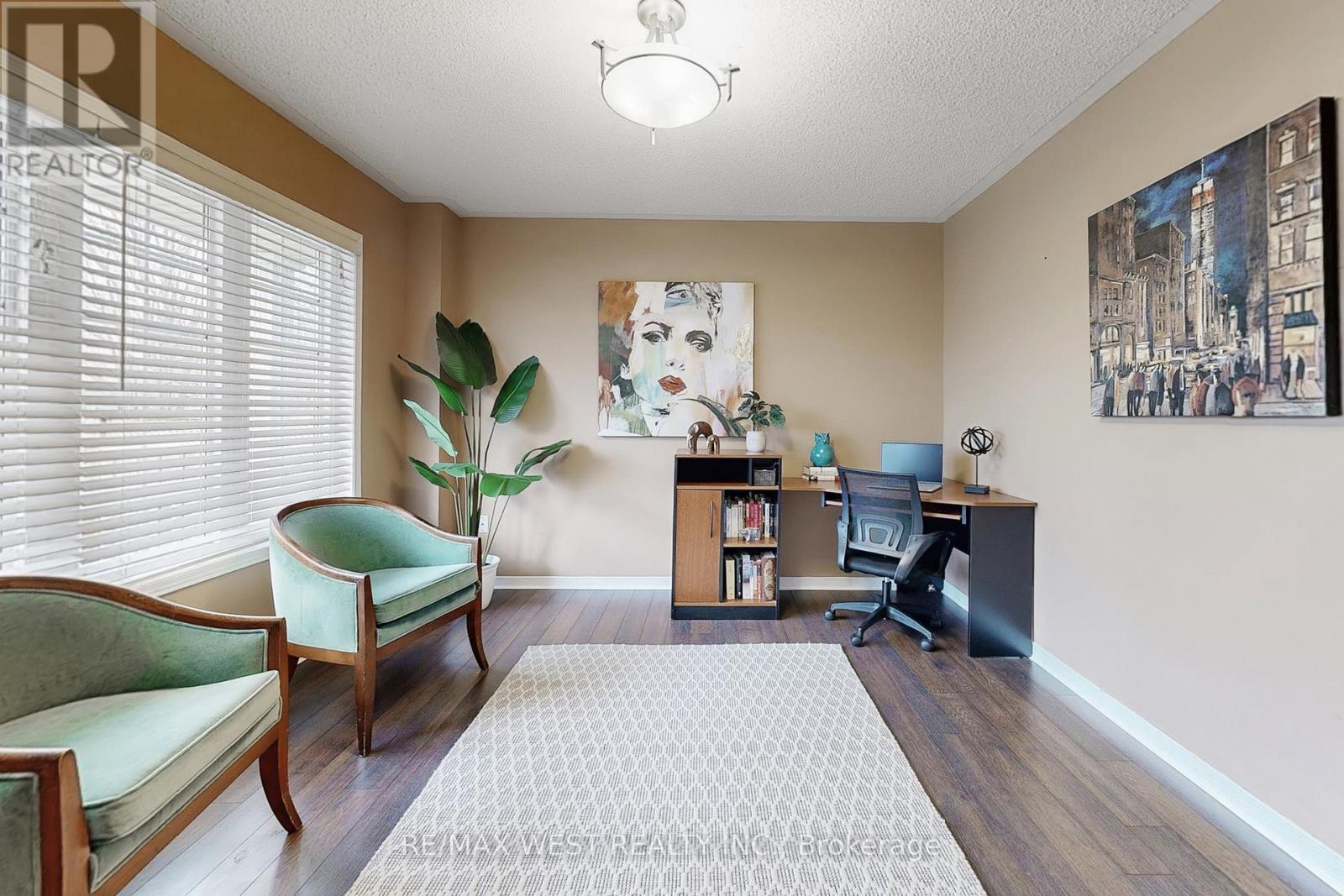 303 King Street E, East Gwillimbury, Ontario  L0G 1M0 - Photo 6 - N12977010