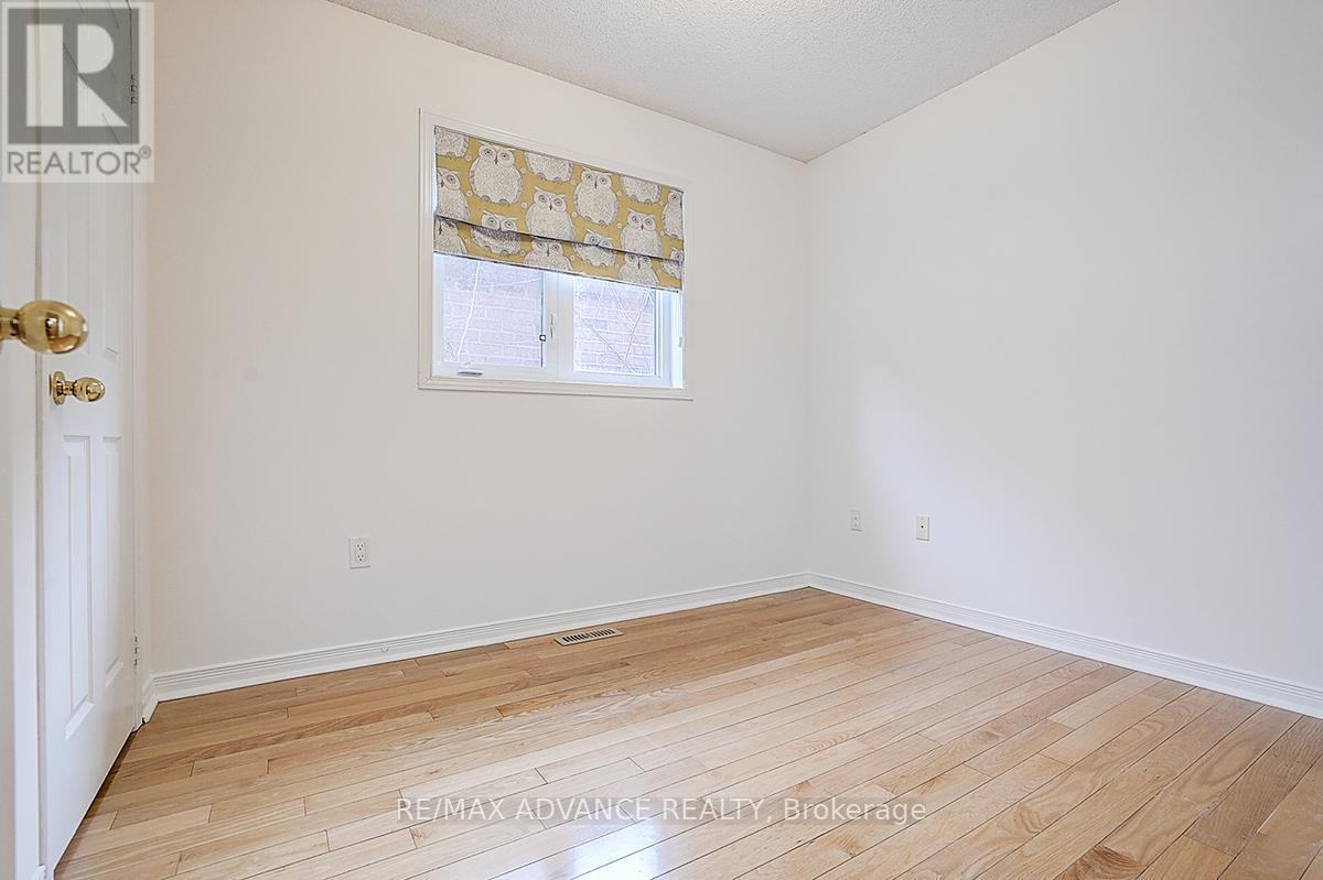 137 Laramie Crescent, Vaughan, Ontario  L6A 0R1 - Photo 21 - N12710262