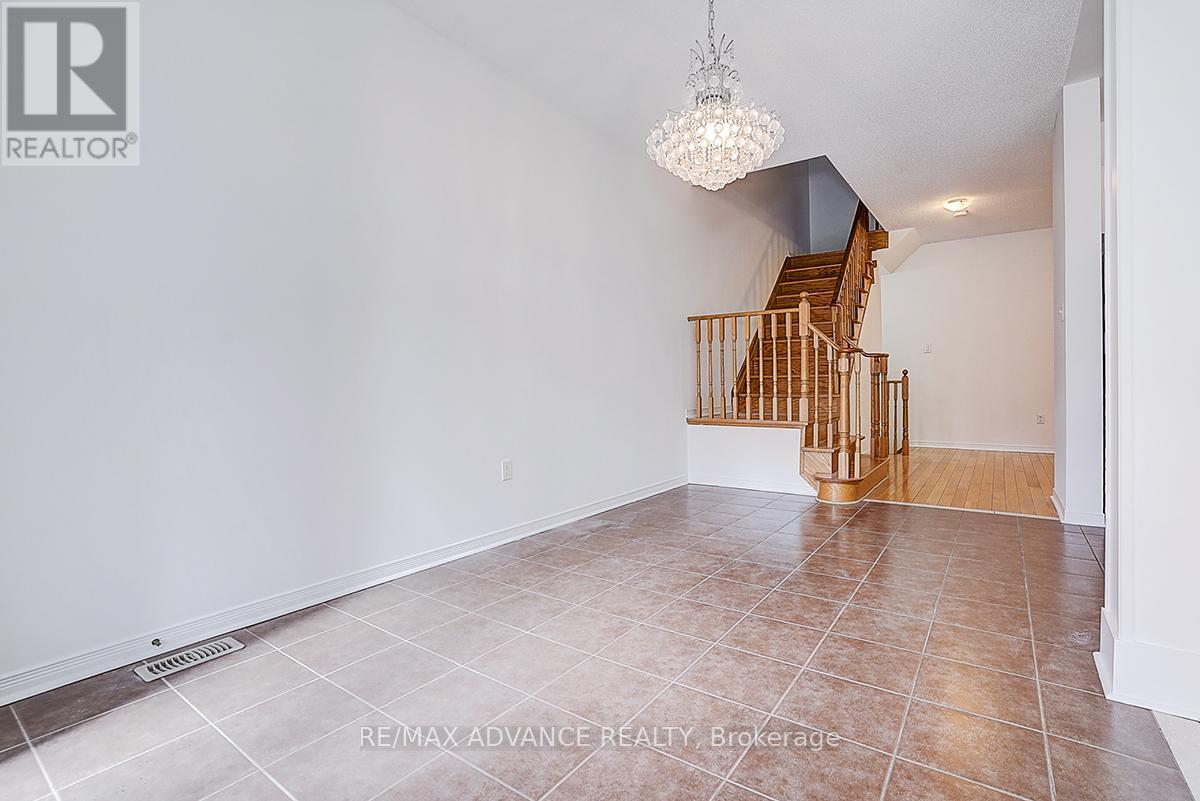 137 Laramie Crescent, Vaughan, Ontario  L6A 0R1 - Photo 10 - N12710262