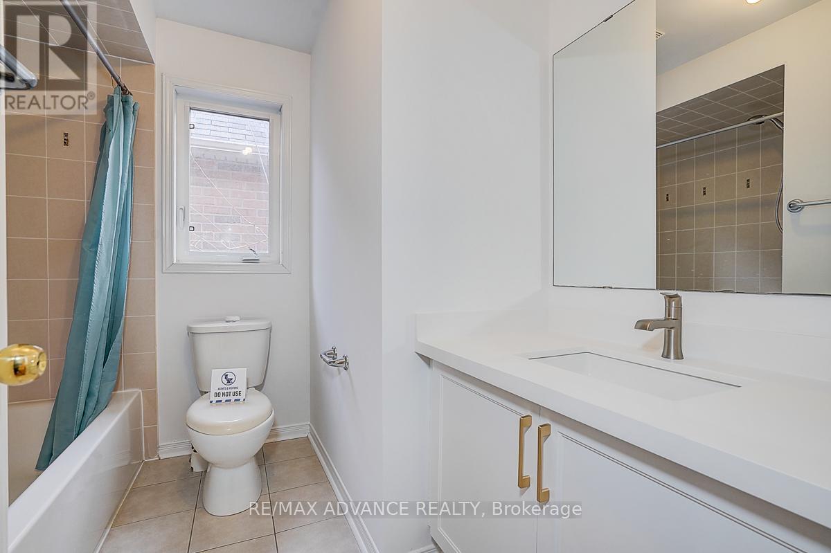 137 Laramie Crescent, Vaughan, Ontario  L6A 0R1 - Photo 22 - N12710262