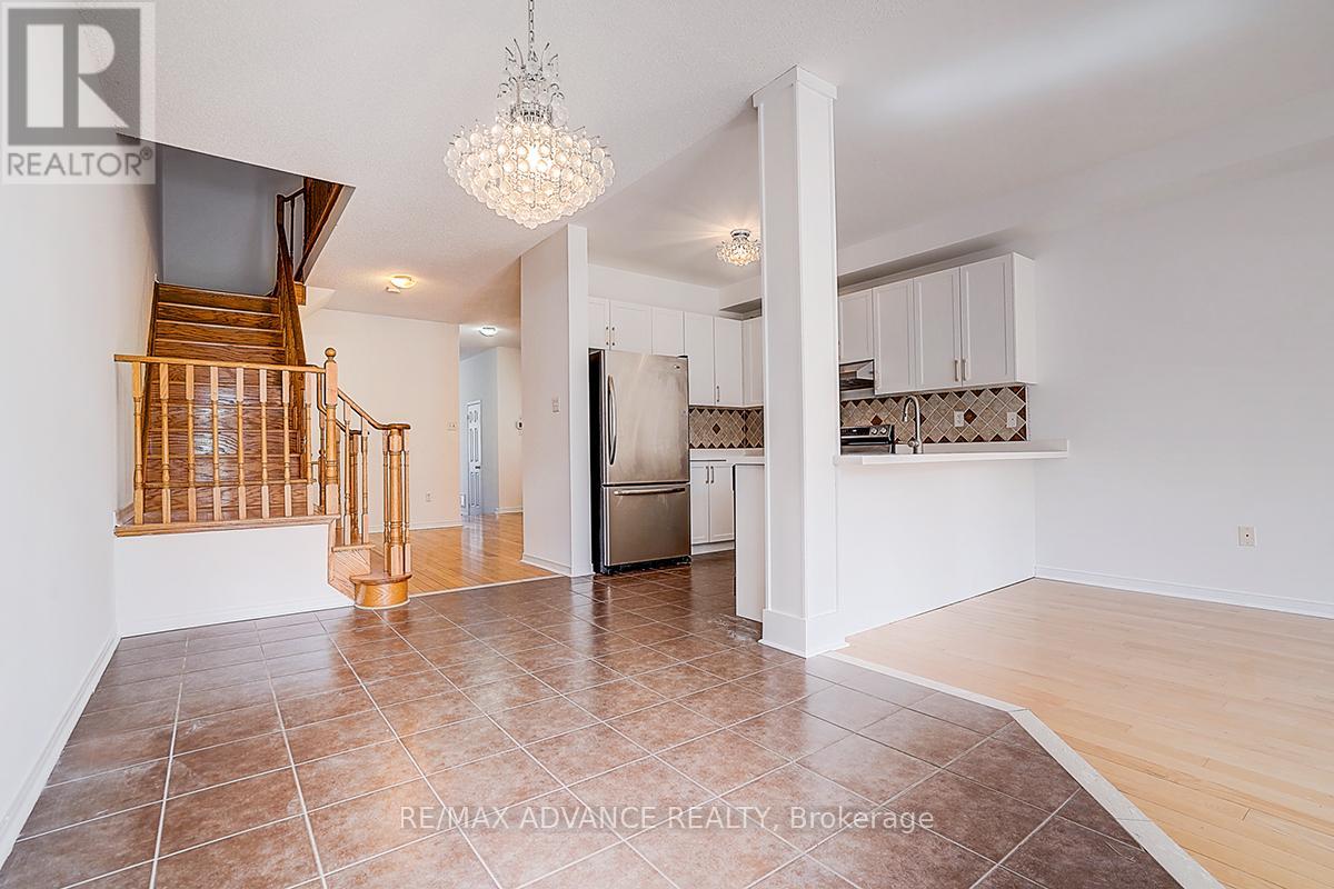 137 Laramie Crescent, Vaughan, Ontario  L6A 0R1 - Photo 11 - N12710262