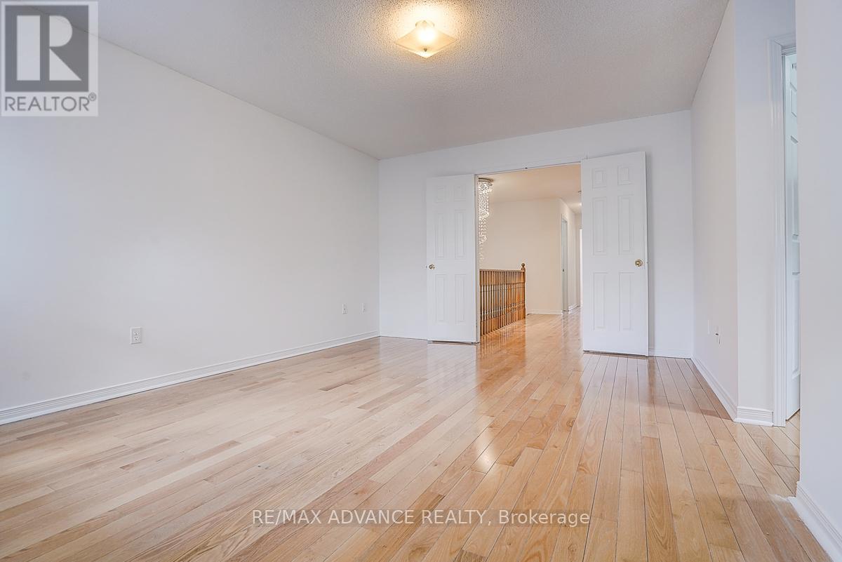 137 Laramie Crescent, Vaughan, Ontario  L6A 0R1 - Photo 18 - N12710262