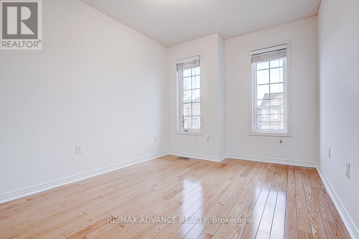 137 Laramie Crescent, Vaughan, Ontario  L6A 0R1 - Photo 23 - N12710262