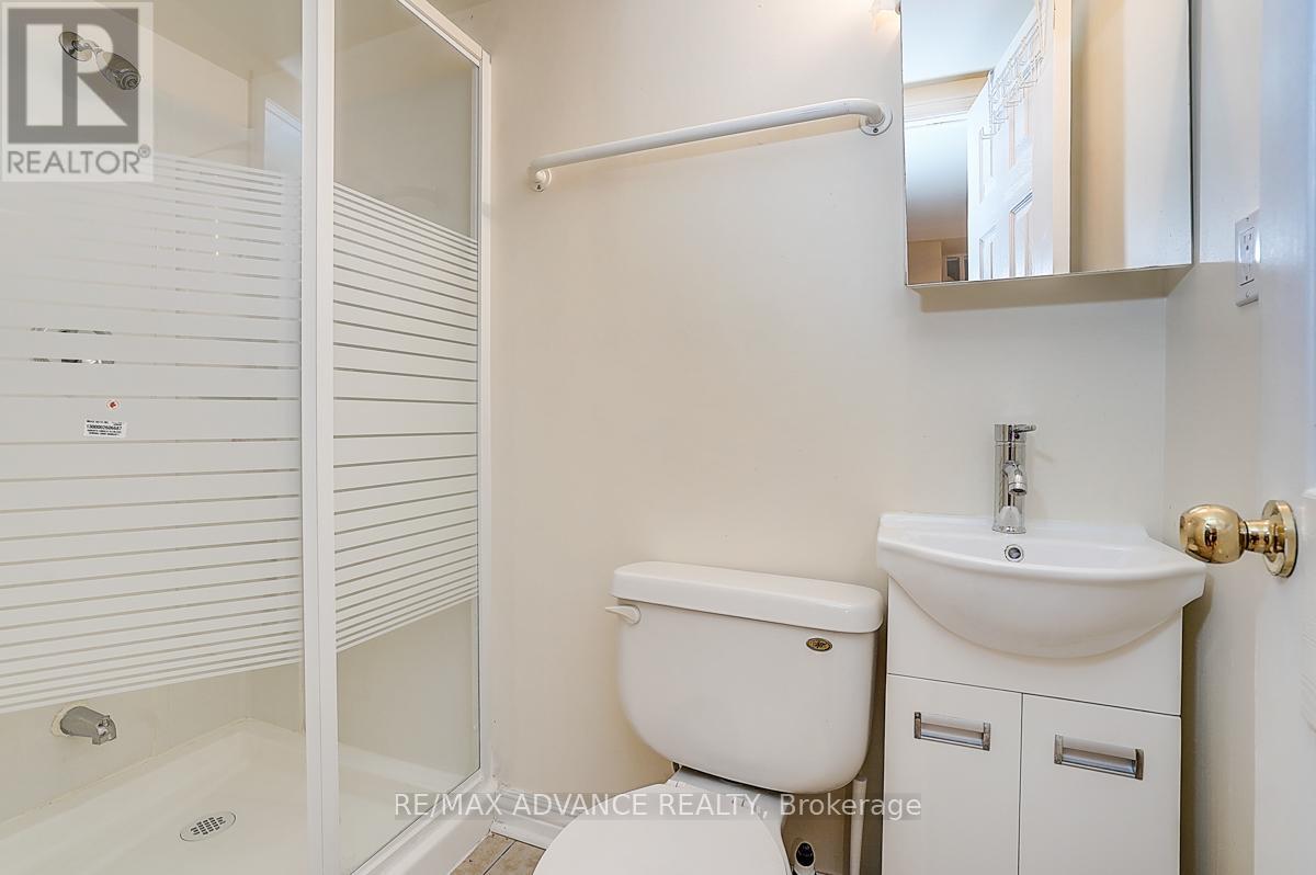 137 Laramie Crescent, Vaughan, Ontario  L6A 0R1 - Photo 33 - N12710262