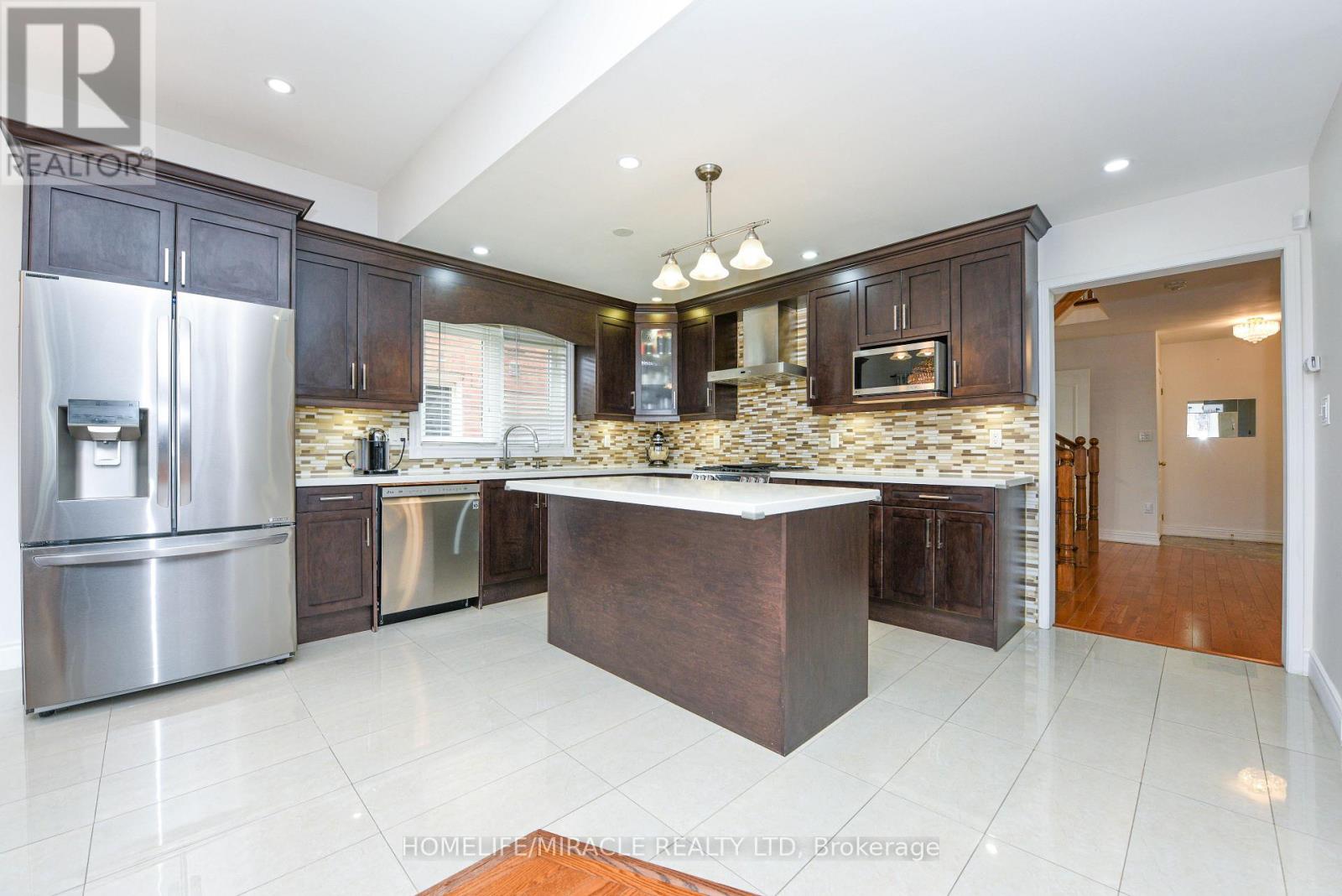 113 Seclusion Crescent, Brampton, Ontario  L6R 1K8 - Photo 12 - W13024556