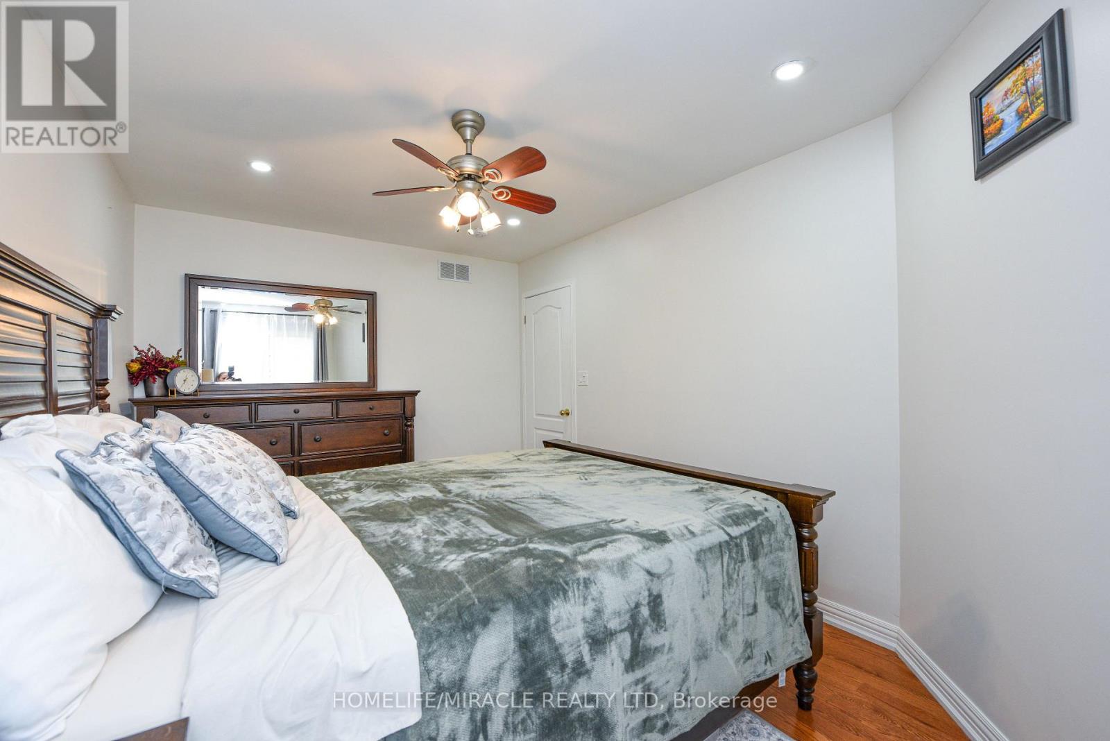 113 Seclusion Crescent, Brampton, Ontario  L6R 1K8 - Photo 27 - W13024556