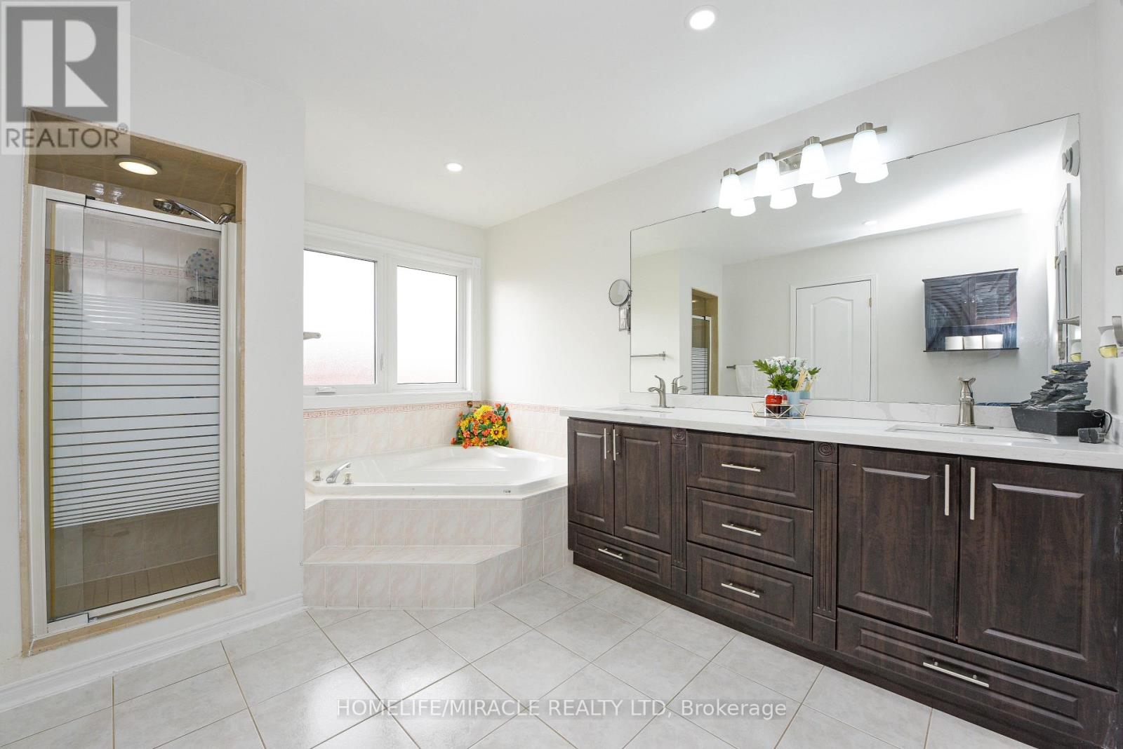 113 Seclusion Crescent, Brampton, Ontario  L6R 1K8 - Photo 35 - W13024556