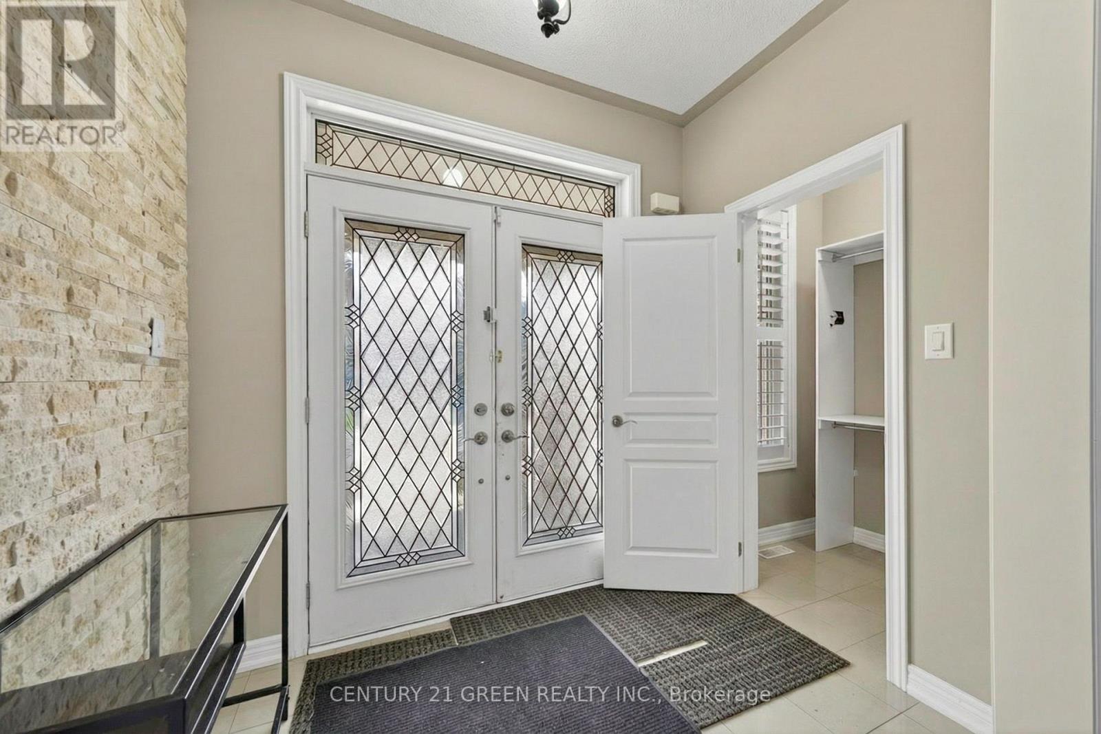 50 Bellcrest Road, Brampton, Ontario  L6Y 0G8 - Photo 5 - W13024562