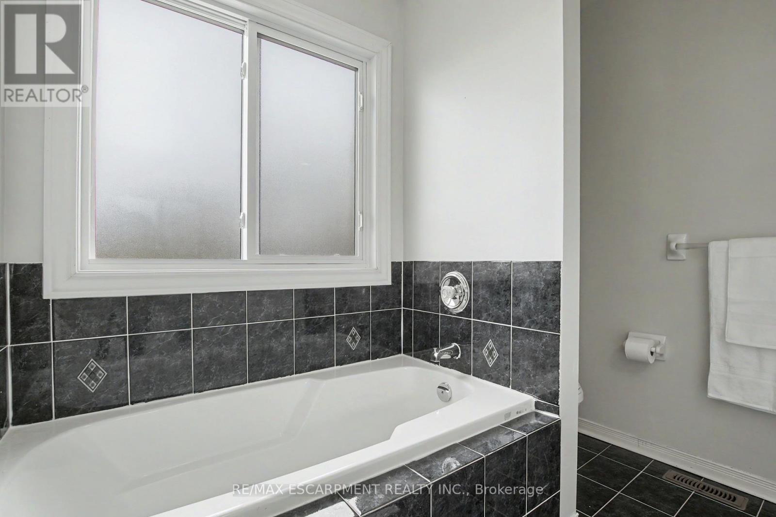 236 Fitzgerald Crescent, Milton, Ontario  L9T 5Y4 - Photo 19 - W13024570