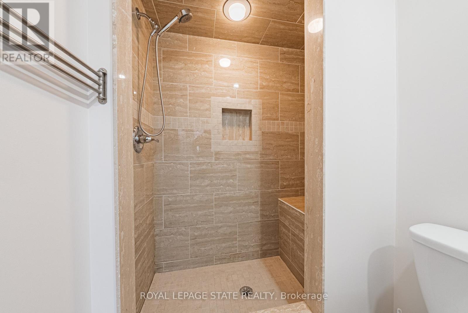 2412 Curtis Road, Burlington, Ontario  L7L 7M3 - Photo 19 - W13024650