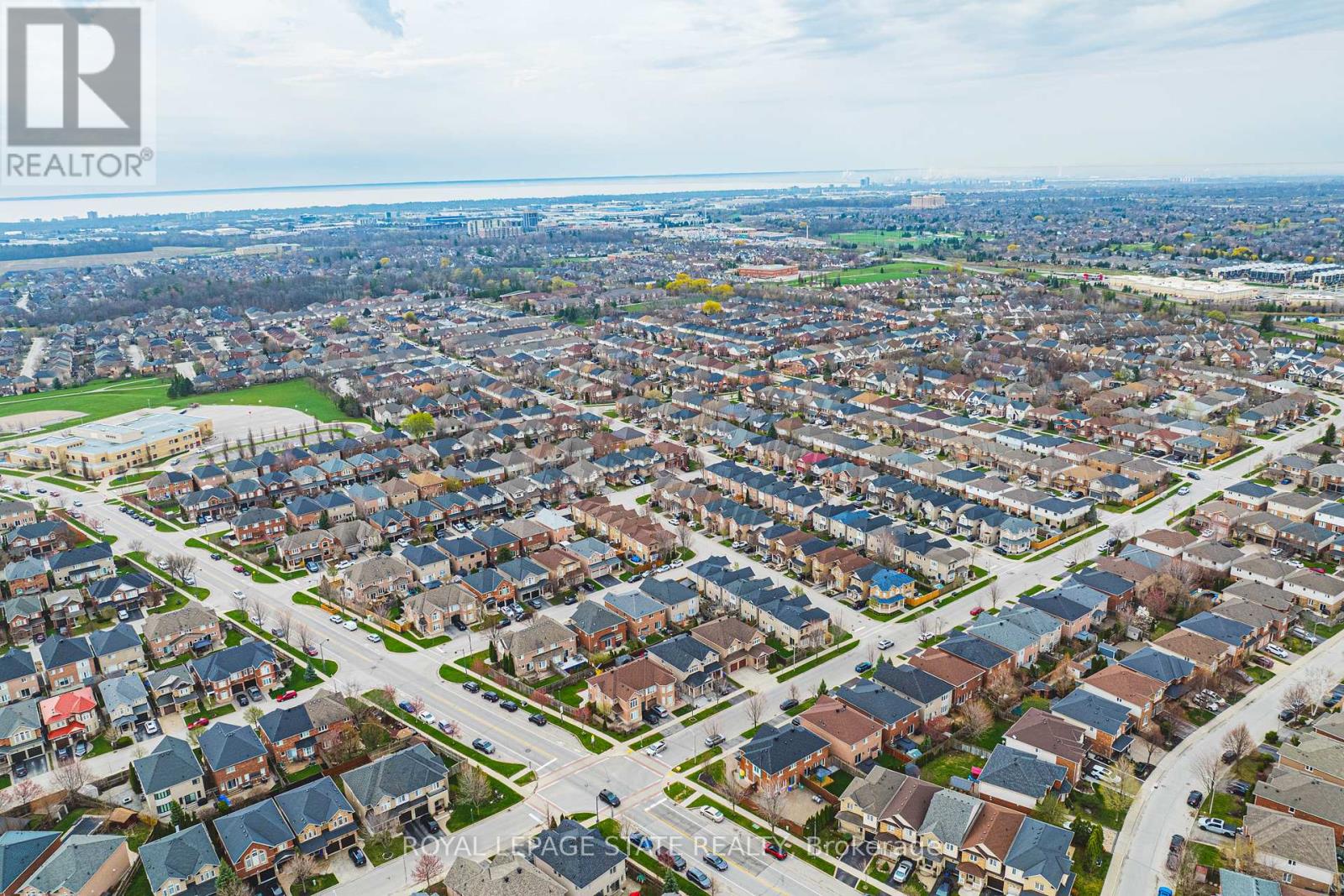 2412 Curtis Road, Burlington, Ontario  L7L 7M3 - Photo 39 - W13024650