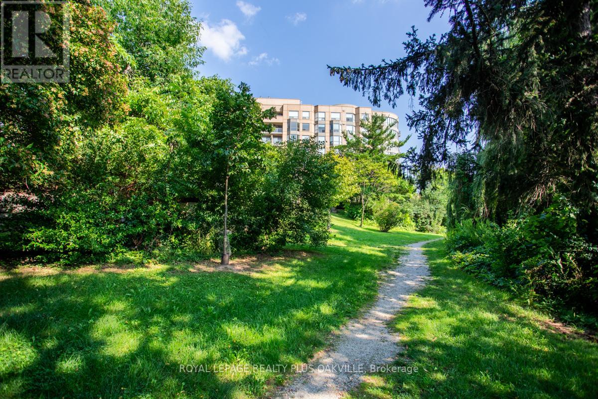 718 - 2511 Lakeshore Road W, Oakville, Ontario  L6L 6L9 - Photo 43 - W13024678
