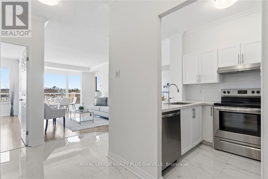 718 - 2511 Lakeshore Road W, Oakville, Ontario  L6L 6L9 - Photo 9 - W13024678