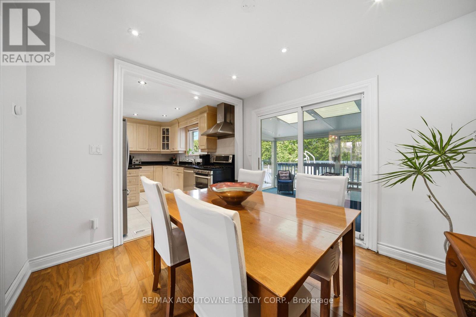 1100 Shaw Street, Oakville, Ontario  L6L 2R8 - Photo 11 - W13024694