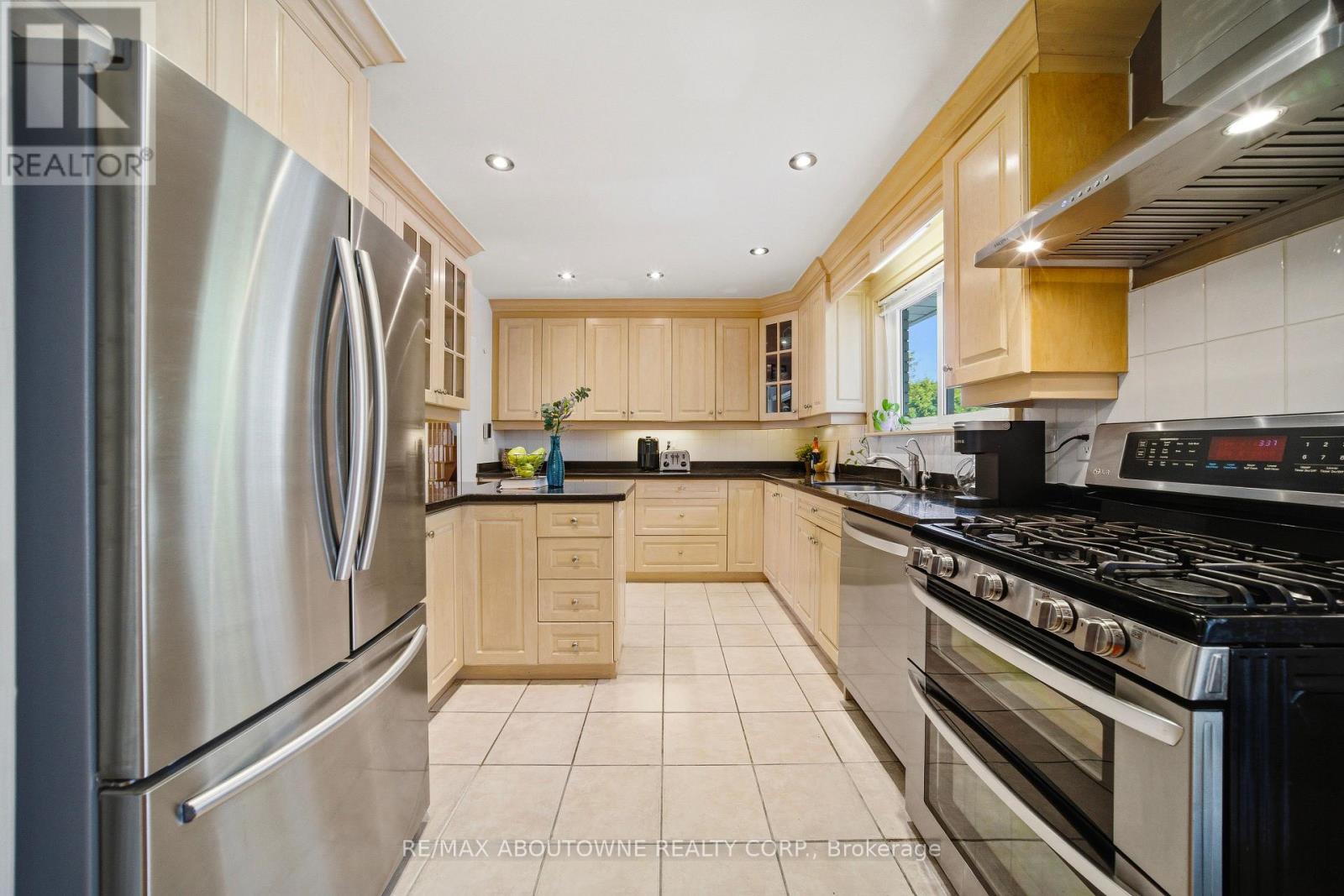 1100 Shaw Street, Oakville, Ontario  L6L 2R8 - Photo 12 - W13024694