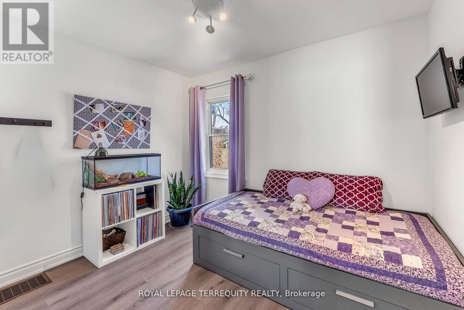 5 Acorn Avenue, Toronto, Ontario  M9B 3P7 - Photo 15 - W13024700