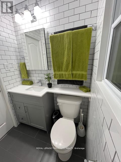 5 Acorn Avenue, Toronto, Ontario  M9B 3P7 - Photo 9 - W13024700