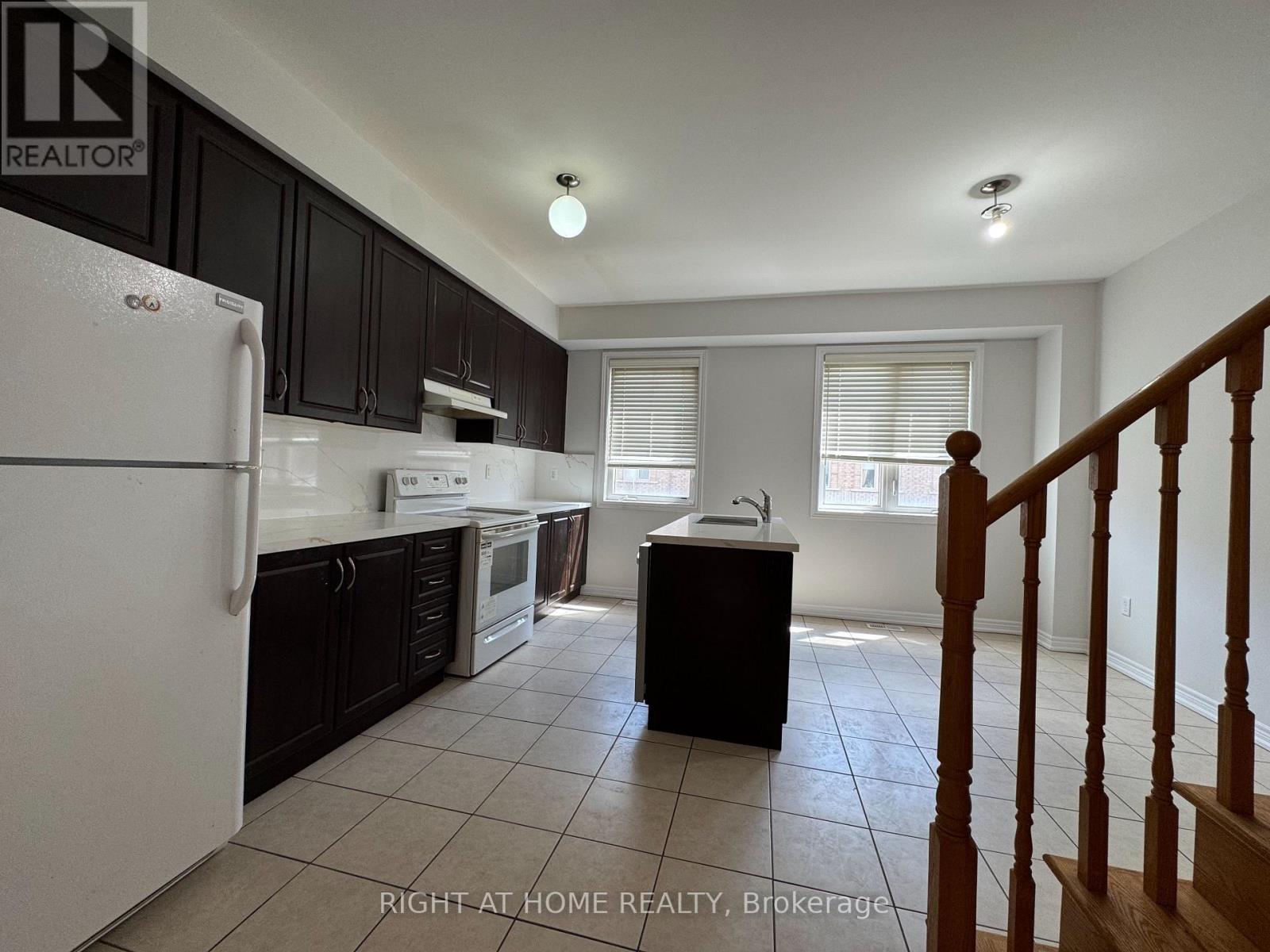 1433 Granrock Crescent, Mississauga, Ontario  L5V 0E1 - Photo 10 - W13024764