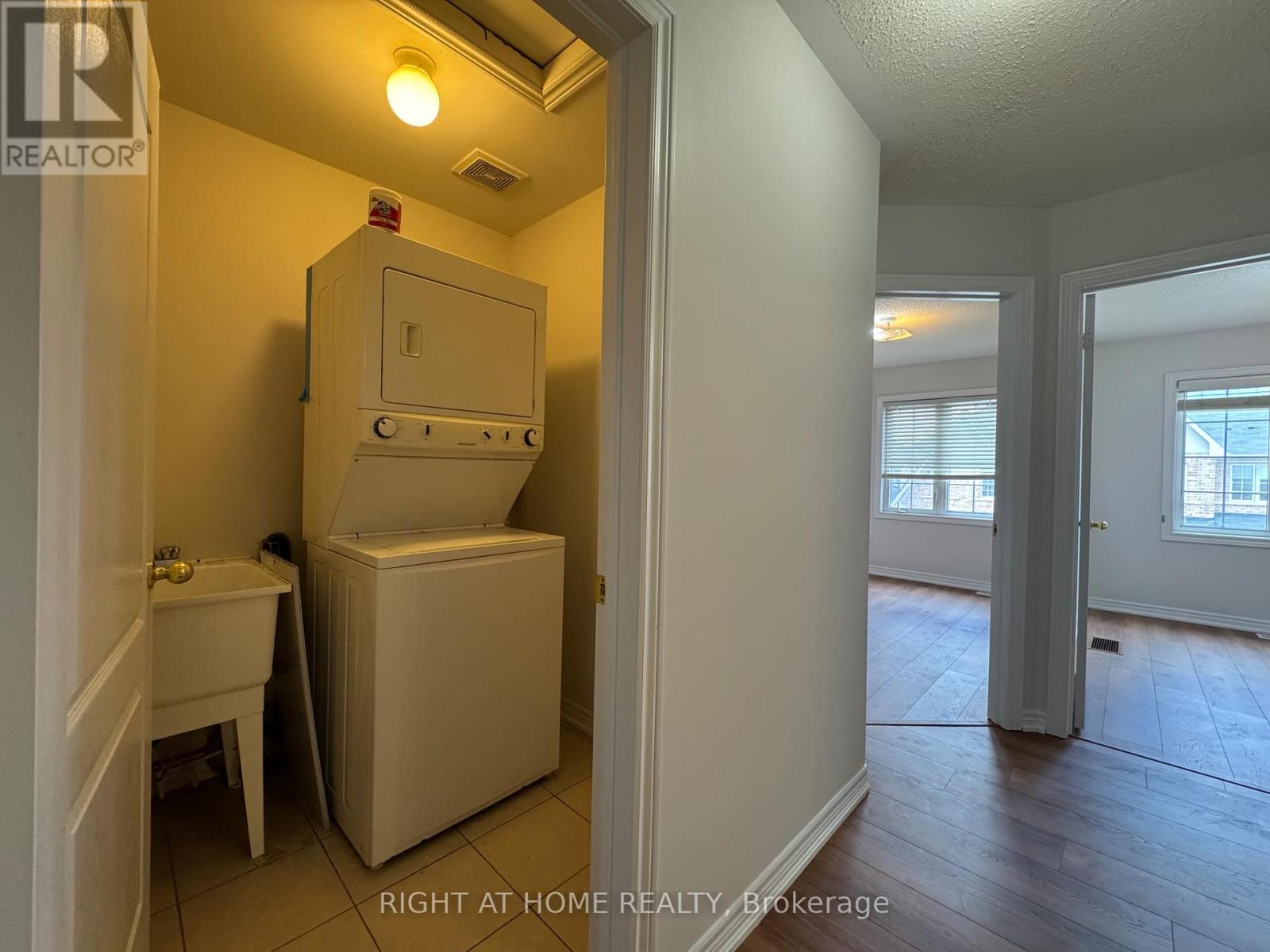 1433 Granrock Crescent, Mississauga, Ontario  L5V 0E1 - Photo 19 - W13024764