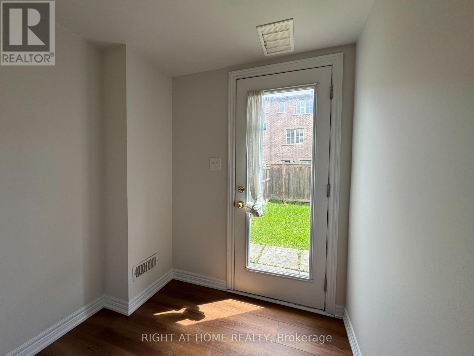 1433 Granrock Crescent, Mississauga, Ontario  L5V 0E1 - Photo 38 - W13024764