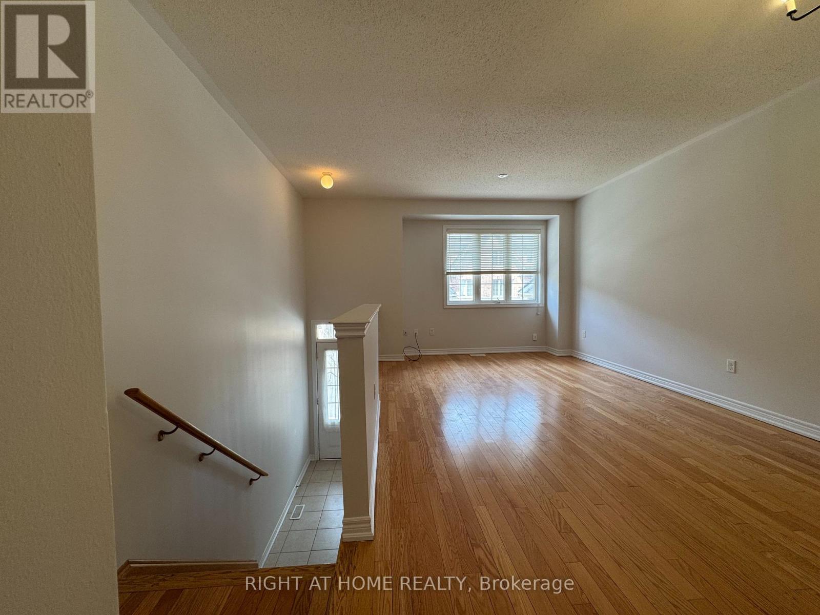 1433 Granrock Crescent, Mississauga, Ontario  L5V 0E1 - Photo 5 - W13024764