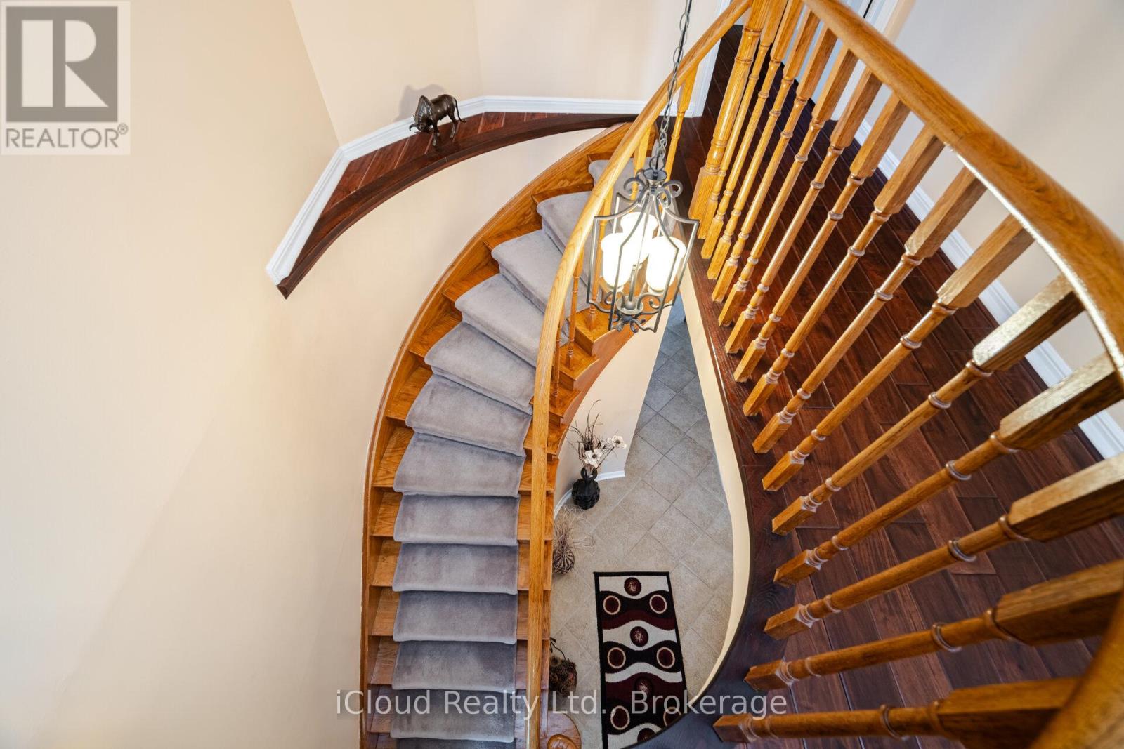 1615 Sir Monty's Drive, Mississauga, Ontario  L5N 4R1 - Photo 18 - W13024836