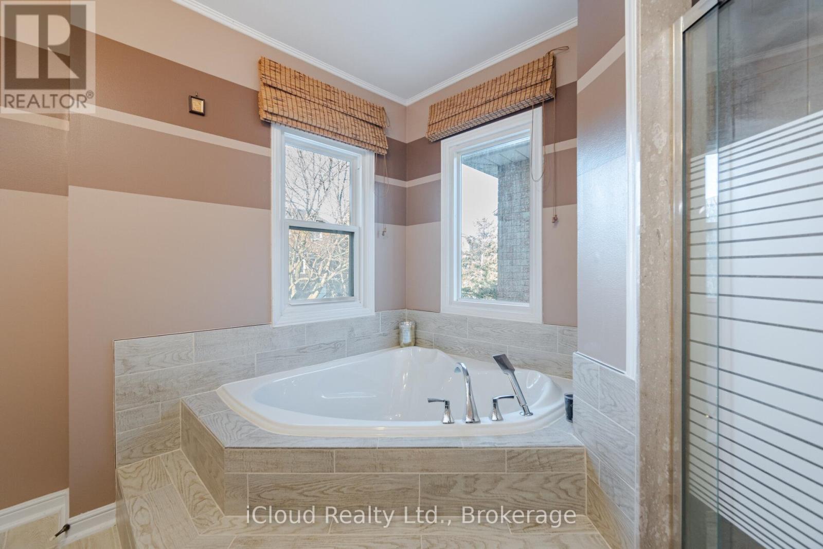 1615 Sir Monty's Drive, Mississauga, Ontario  L5N 4R1 - Photo 22 - W13024836