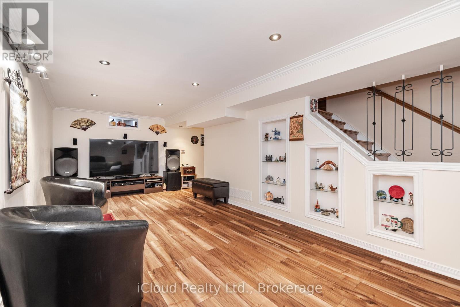 1615 Sir Monty's Drive, Mississauga, Ontario  L5N 4R1 - Photo 31 - W13024836