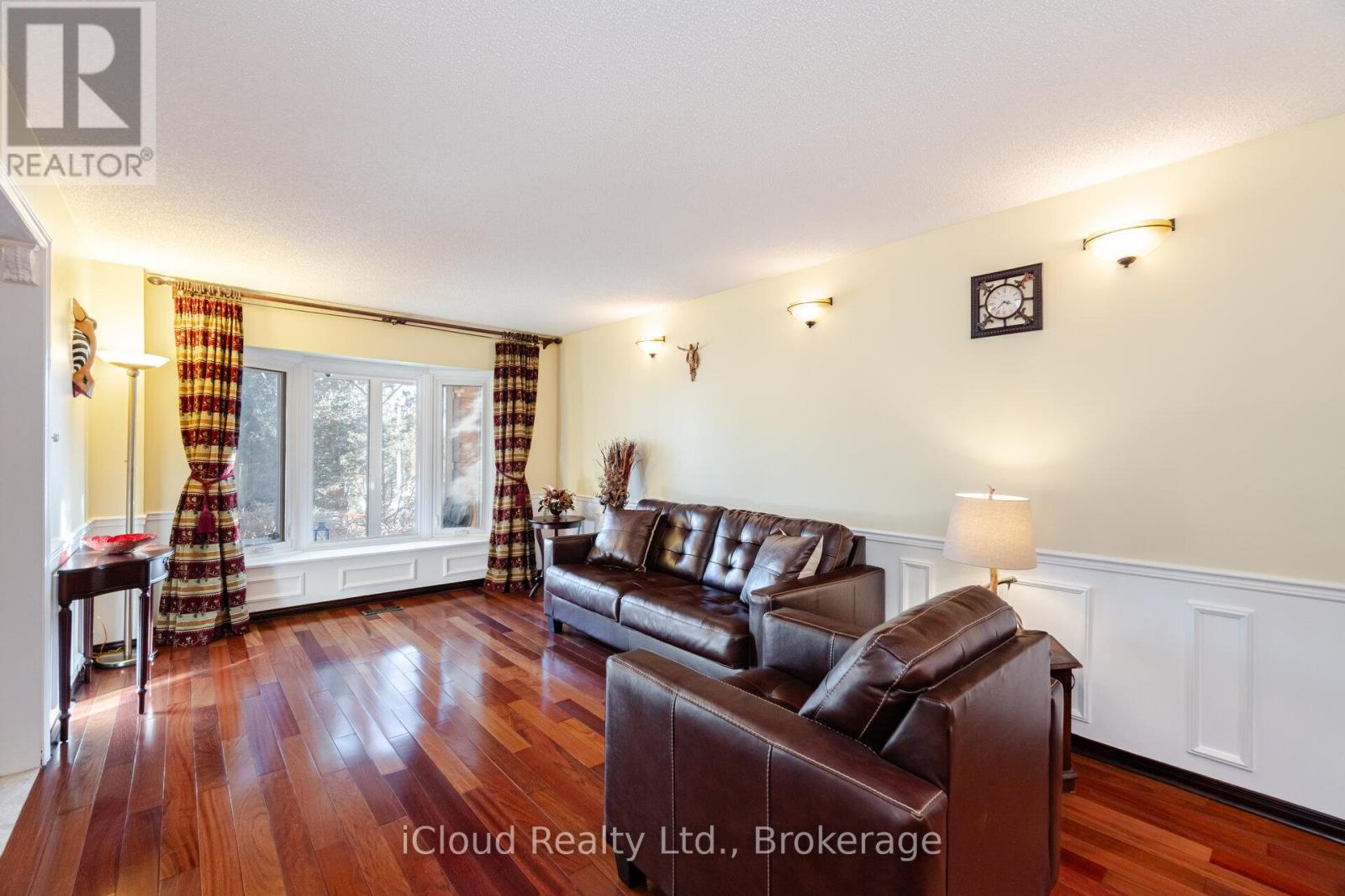 1615 Sir Monty's Drive, Mississauga, Ontario  L5N 4R1 - Photo 6 - W13024836