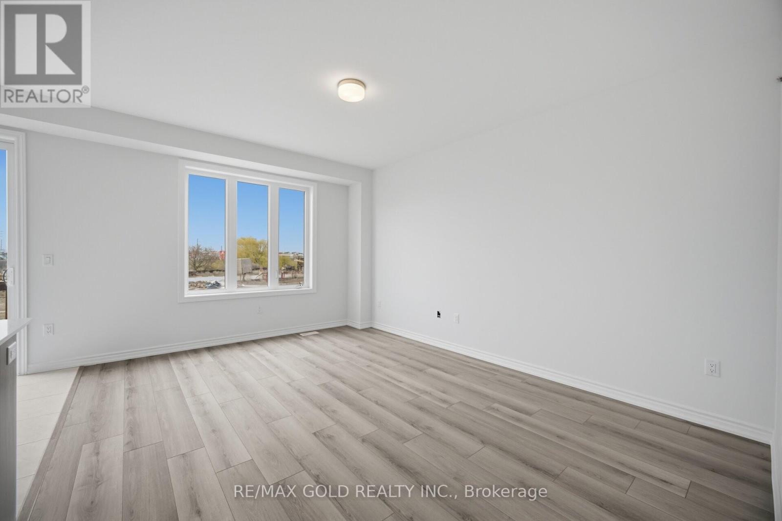 31 Watkins Road, Brampton, Ontario  L6R 4E3 - Photo 4 - W13024854