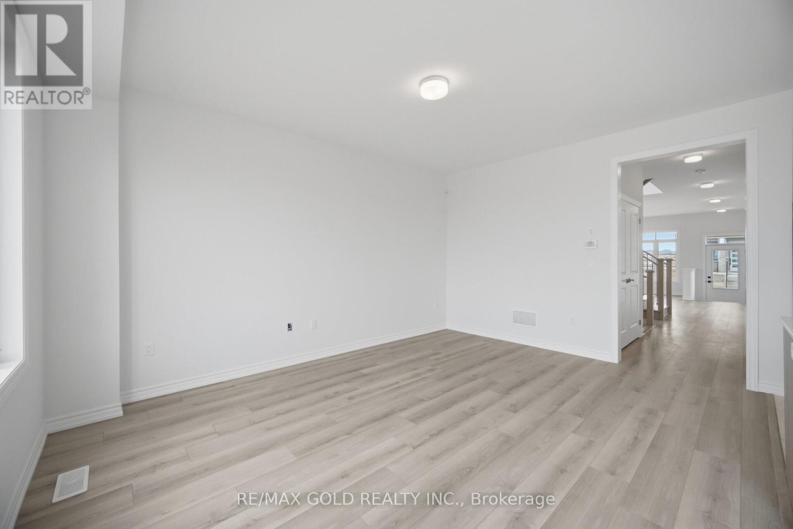 31 Watkins Road, Brampton, Ontario  L6R 4E3 - Photo 5 - W13024854