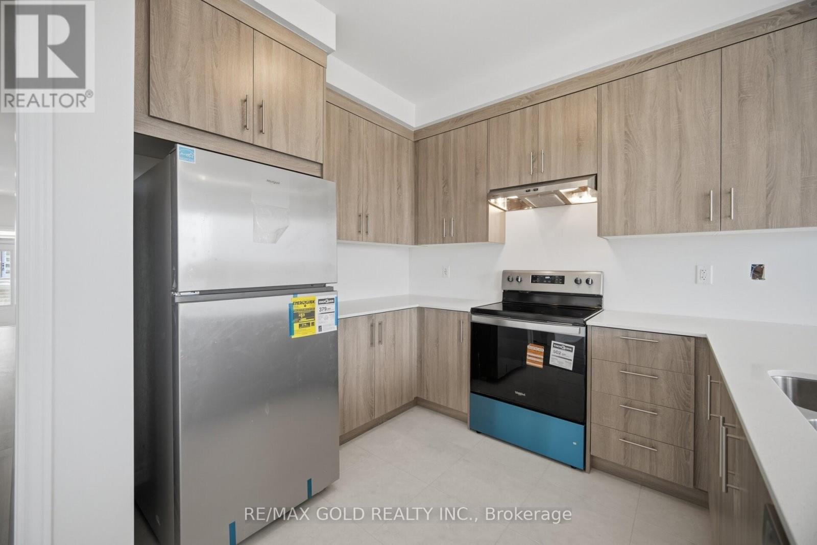 31 Watkins Road, Brampton, Ontario  L6R 4E3 - Photo 7 - W13024854