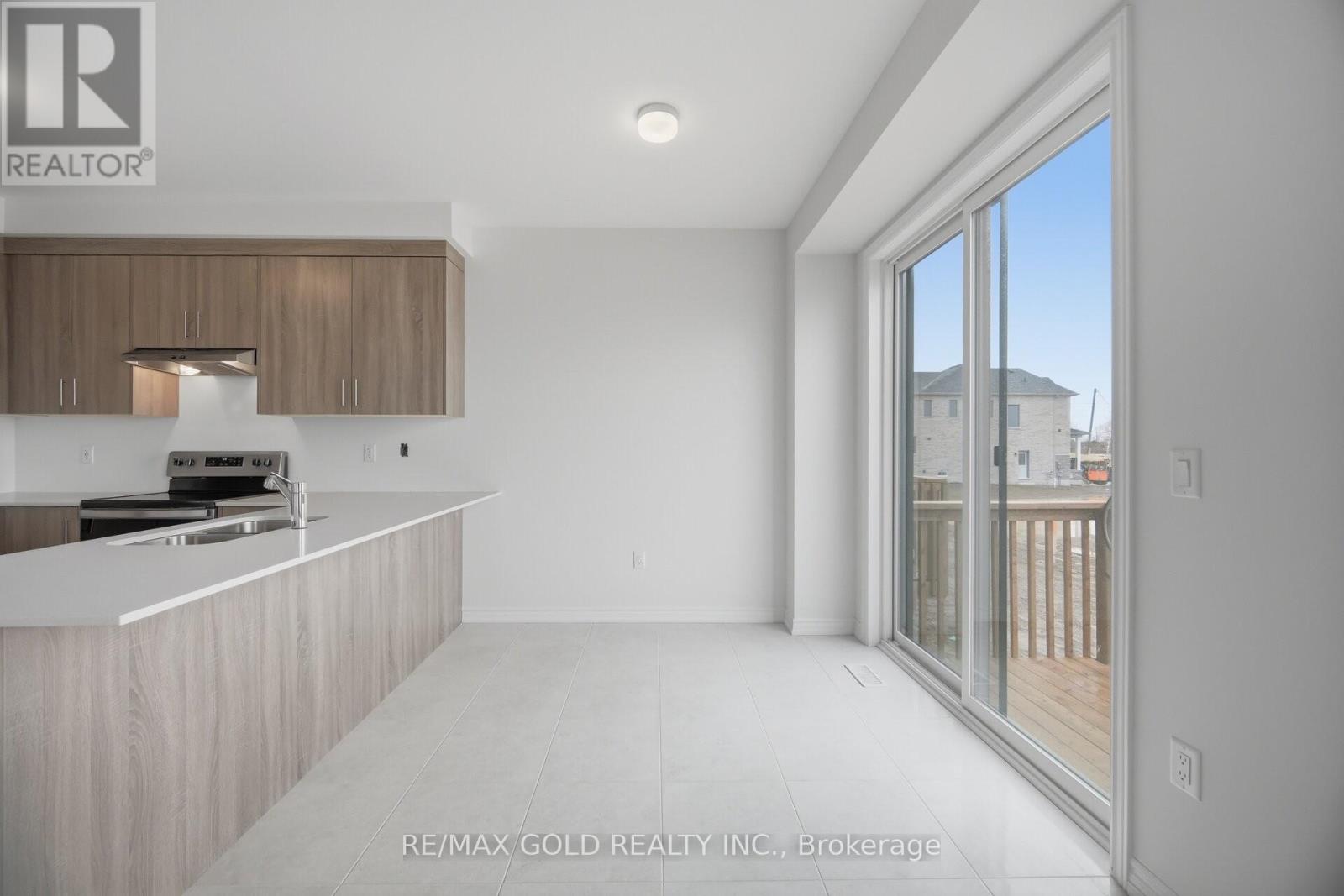 31 Watkins Road, Brampton, Ontario  L6R 4E3 - Photo 8 - W13024854