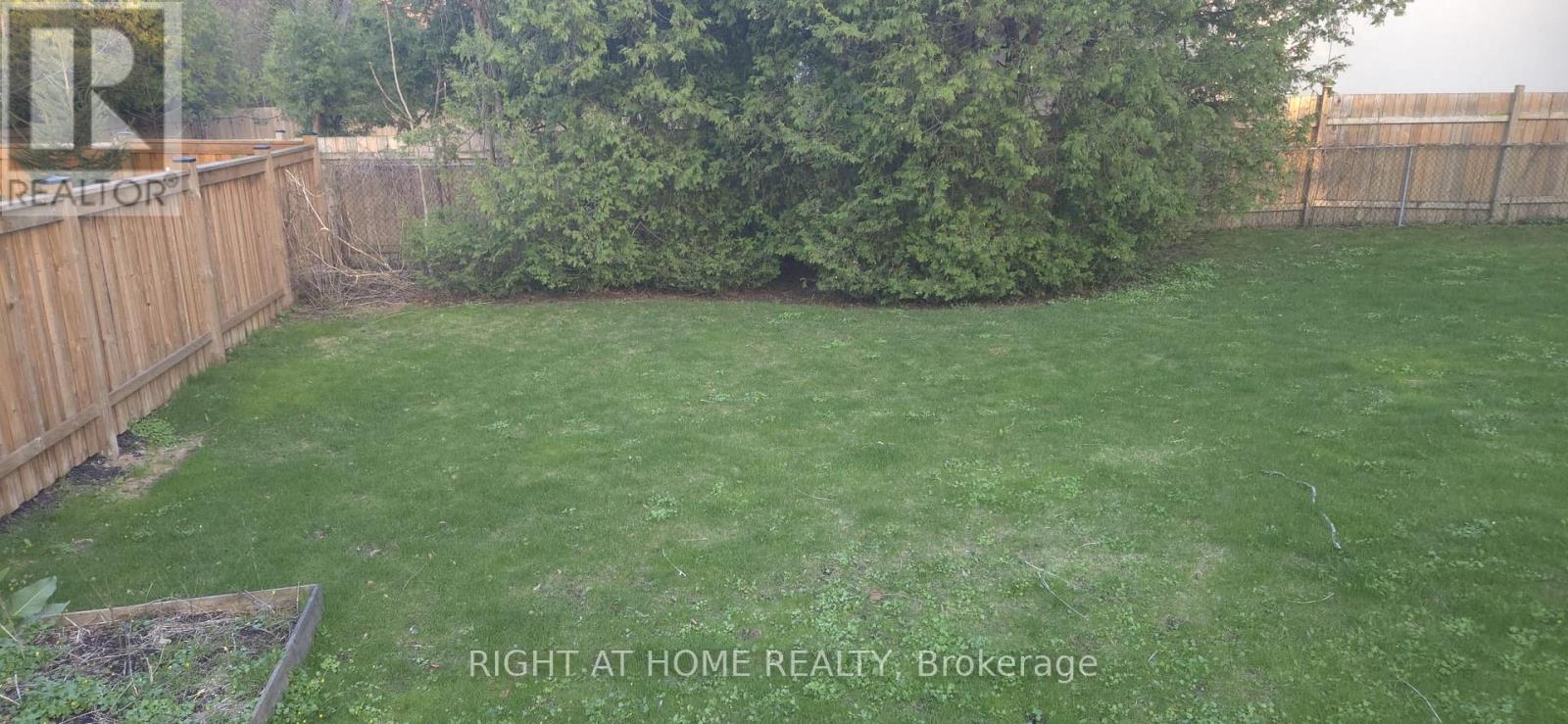 1565 Kipper Avenue, Mississauga, Ontario  L5G 4C9 - Photo 12 - W12878650