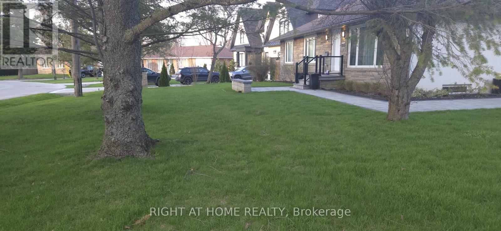 1565 Kipper Avenue, Mississauga, Ontario  L5G 4C9 - Photo 9 - W12878650