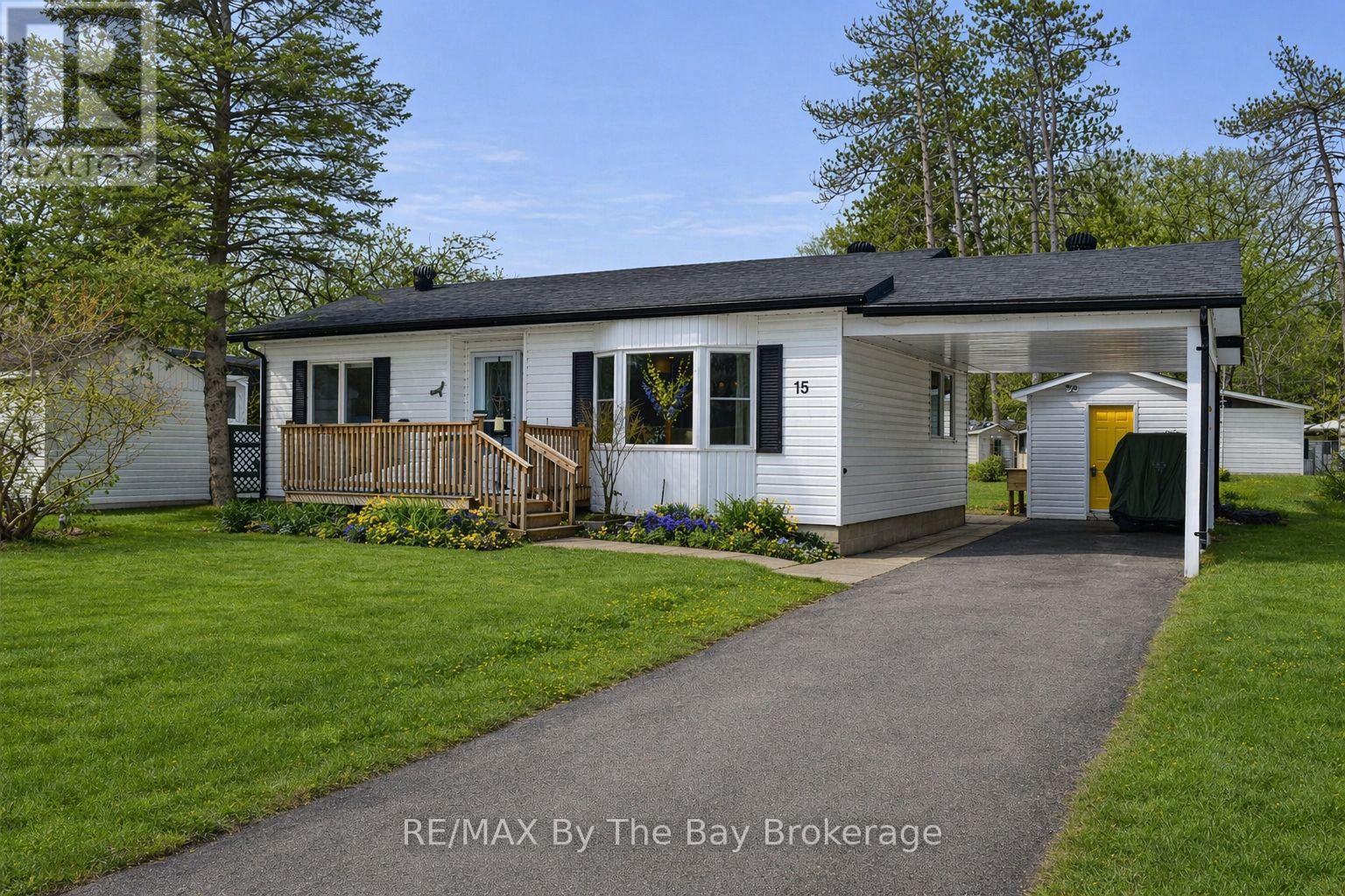 15 CARRUTHERS STREET S, Wasaga Beach, Ontario