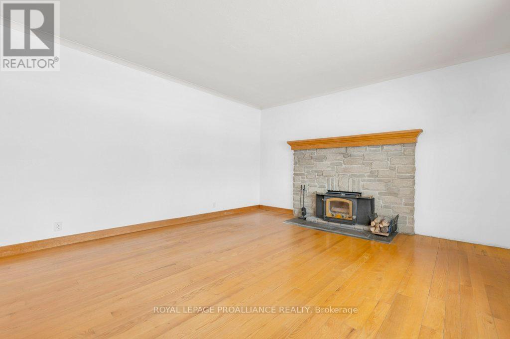 556 Rosebush Road, Quinte West, Ontario  K0K 2C0 - Photo 12 - X13024612