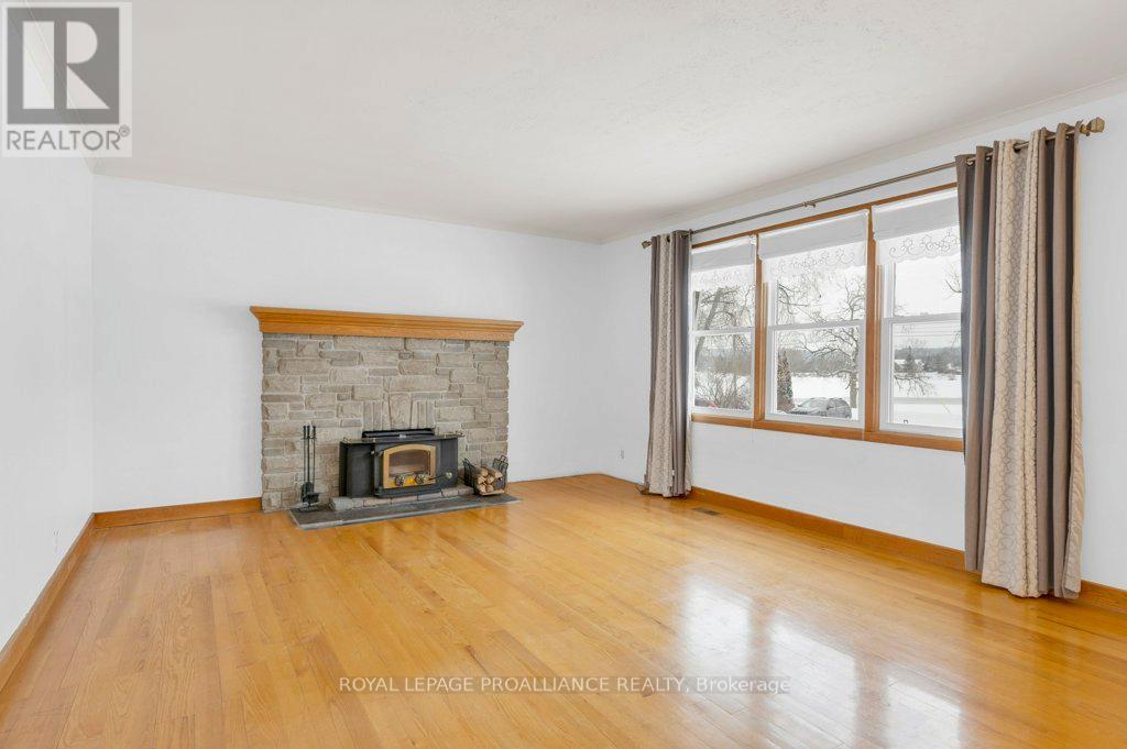 556 Rosebush Road, Quinte West, Ontario  K0K 2C0 - Photo 11 - X13024612