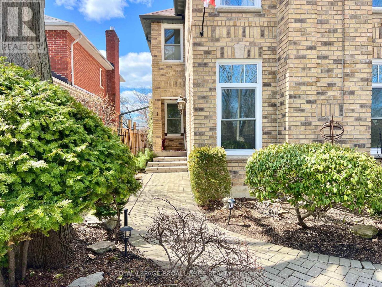 20 Georgian Court, Belleville (Belleville Ward), Ontario  K8N 5R3 - Photo 3 - X12877448