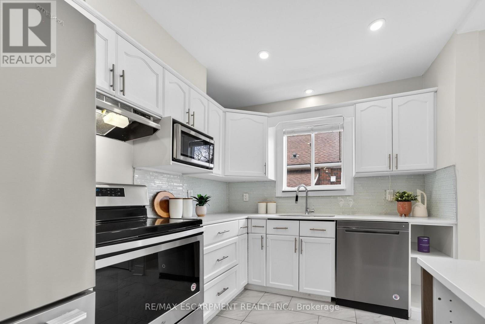 53 Brucedale Avenue E, Hamilton, Ontario  L9A 1N2 - Photo 17 - X13024546