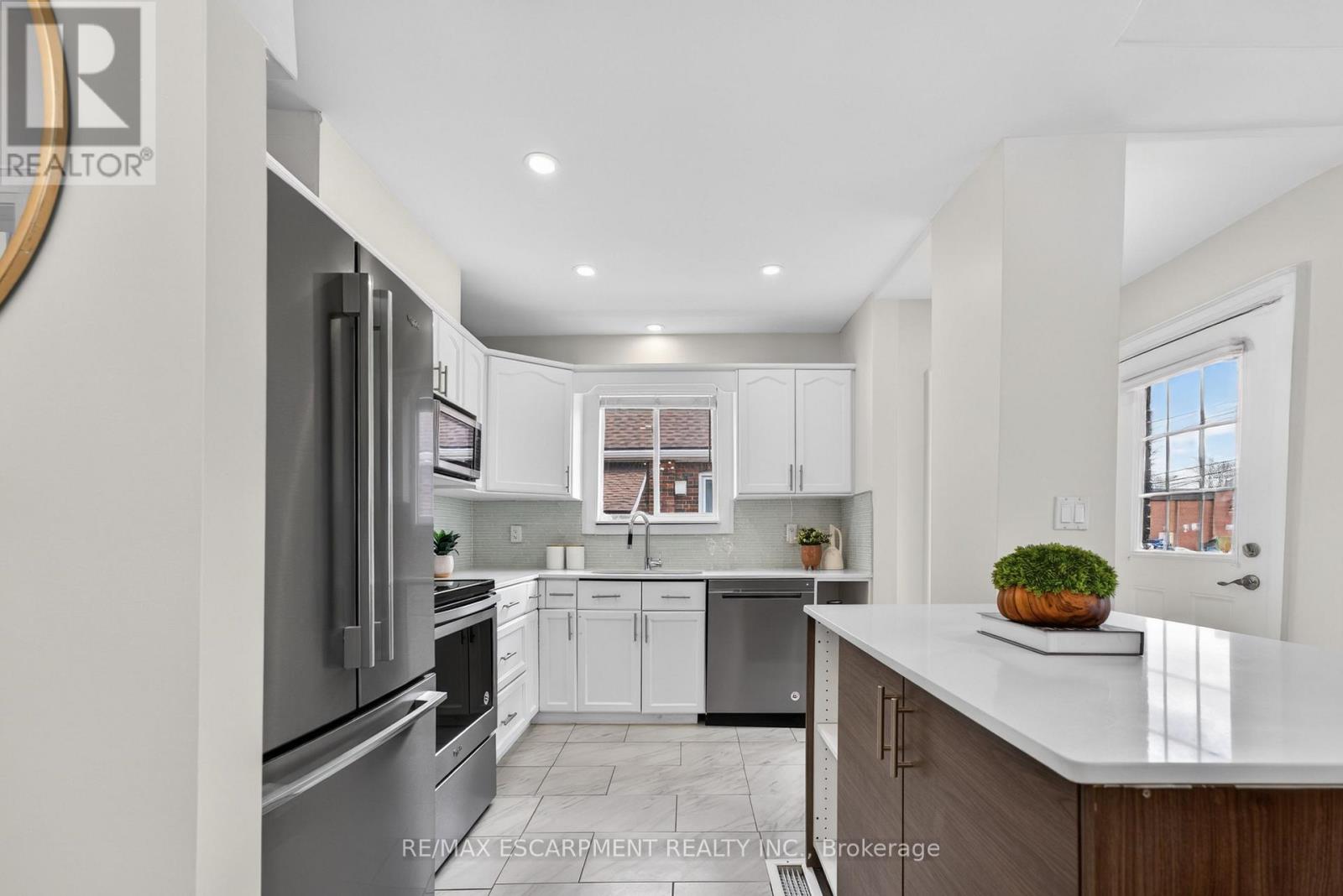 53 Brucedale Avenue E, Hamilton, Ontario  L9A 1N2 - Photo 18 - X13024546