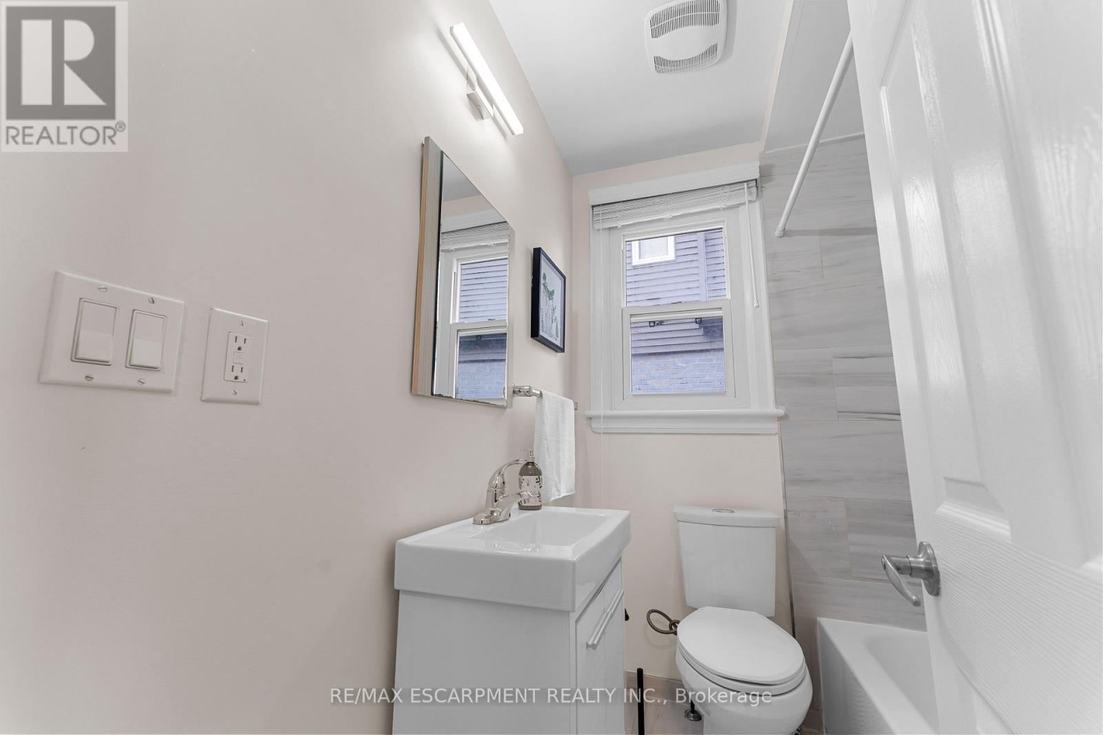 53 Brucedale Avenue E, Hamilton, Ontario  L9A 1N2 - Photo 20 - X13024546