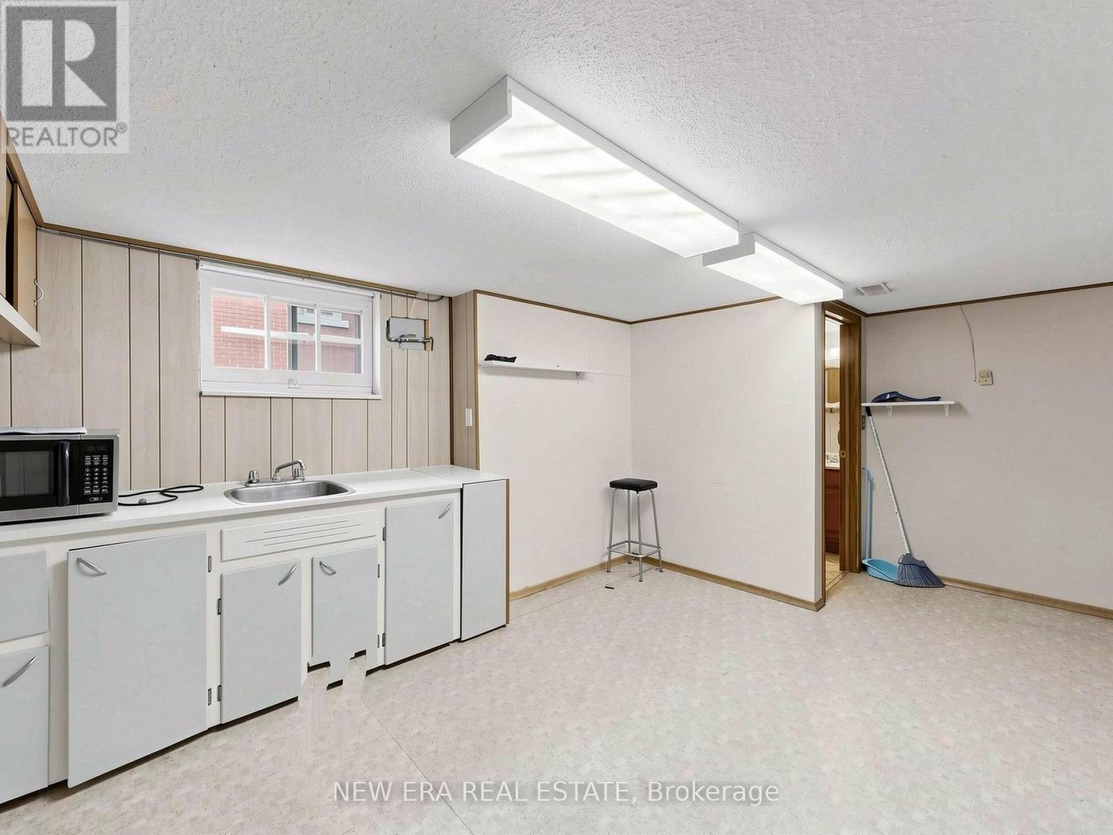 48 Christopher Drive, Cambridge, Ontario  N1R 4R6 - Photo 35 - X13024608