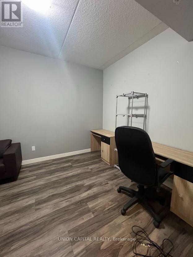 B207 - 62 Balsam Street, Waterloo, Ontario  N2L 3H2 - Photo 6 - X13024614