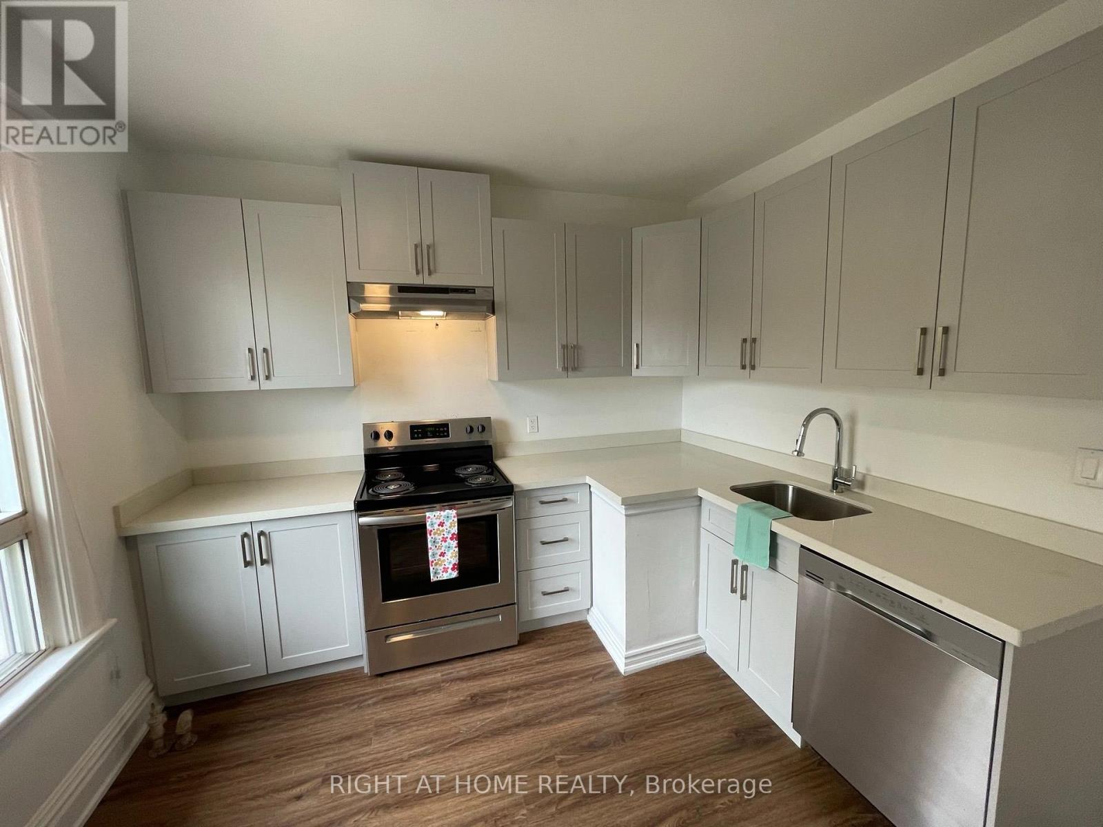 2 - 100 Dunsmure Road, Hamilton, Ontario  L8M 1S4 - Photo 5 - X13024662